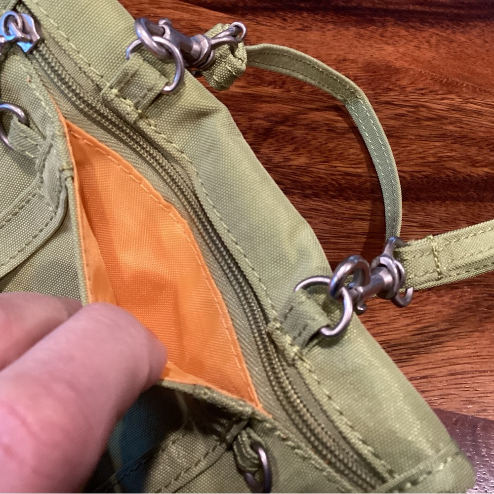 Baggallini Green Crossbody Bag - Picture 7 of 11